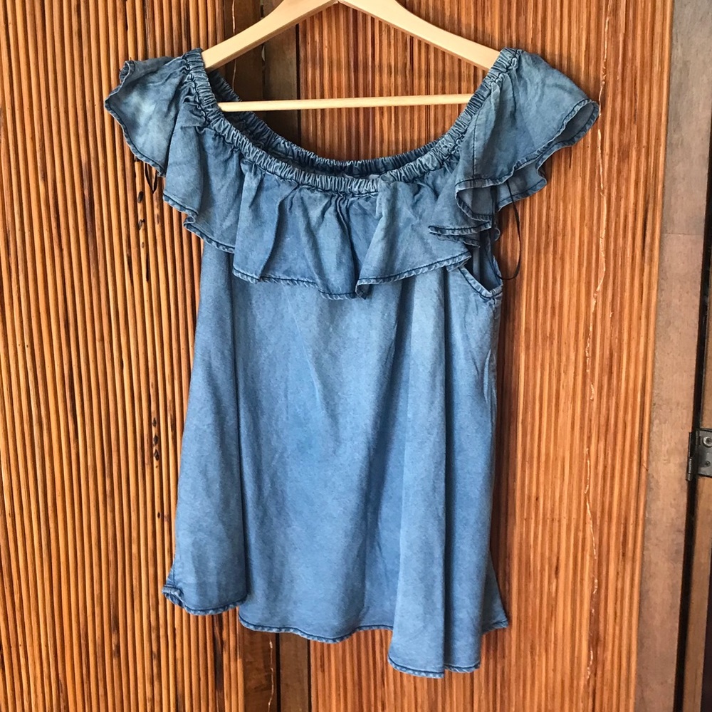 New super soft denim top! NWT
